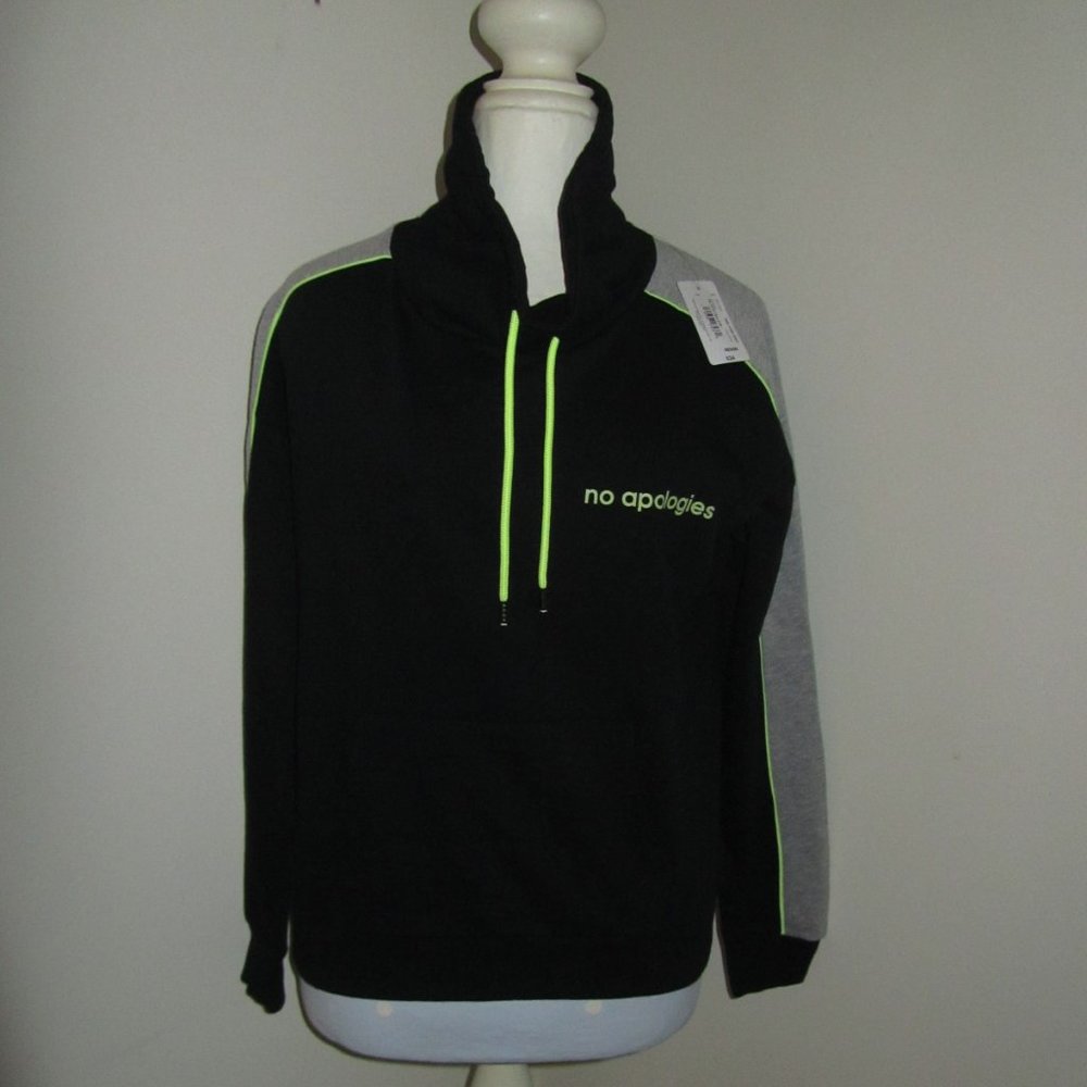 Women's/Juniors Size Medium Flirtitude Active Sweatshirt NWT-$34.00.